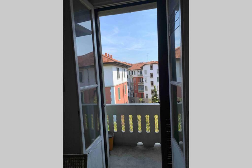 Appartamento Splendido Con Tutti Servizi In Zona Navigli Milano Dış mekan fotoğraf