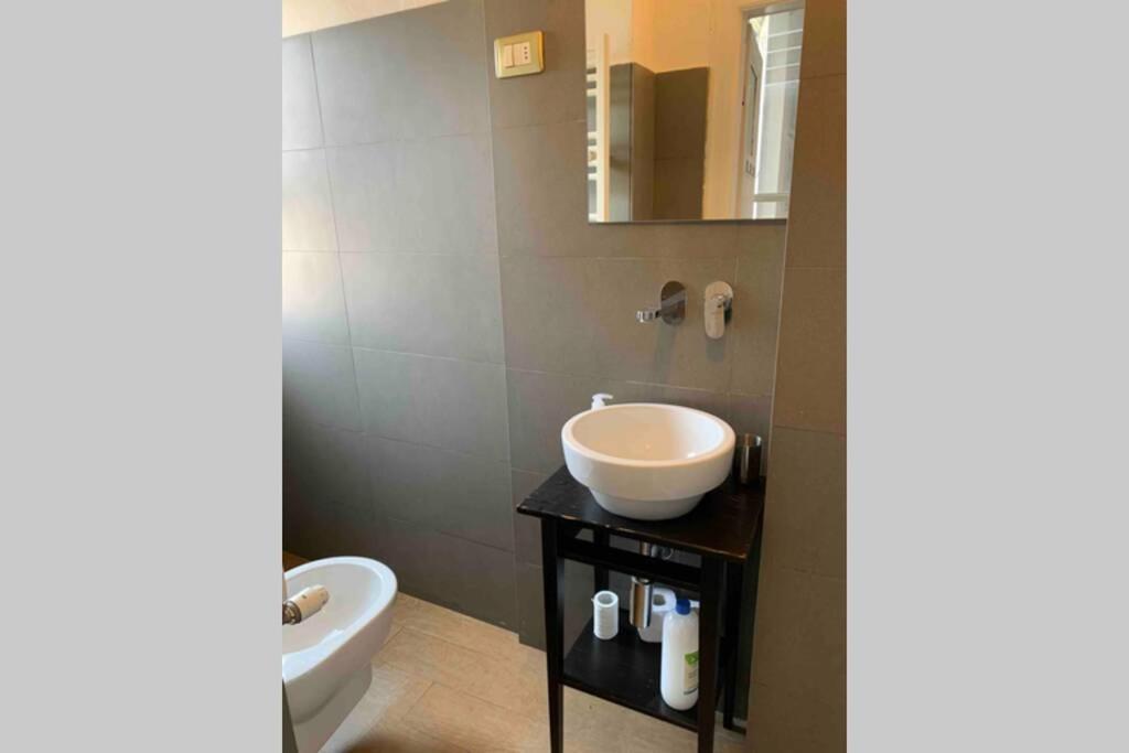 Appartamento Splendido Con Tutti Servizi In Zona Navigli Milano Dış mekan fotoğraf